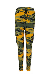 Pantalones casuales ajustados con estampado de camuflaje